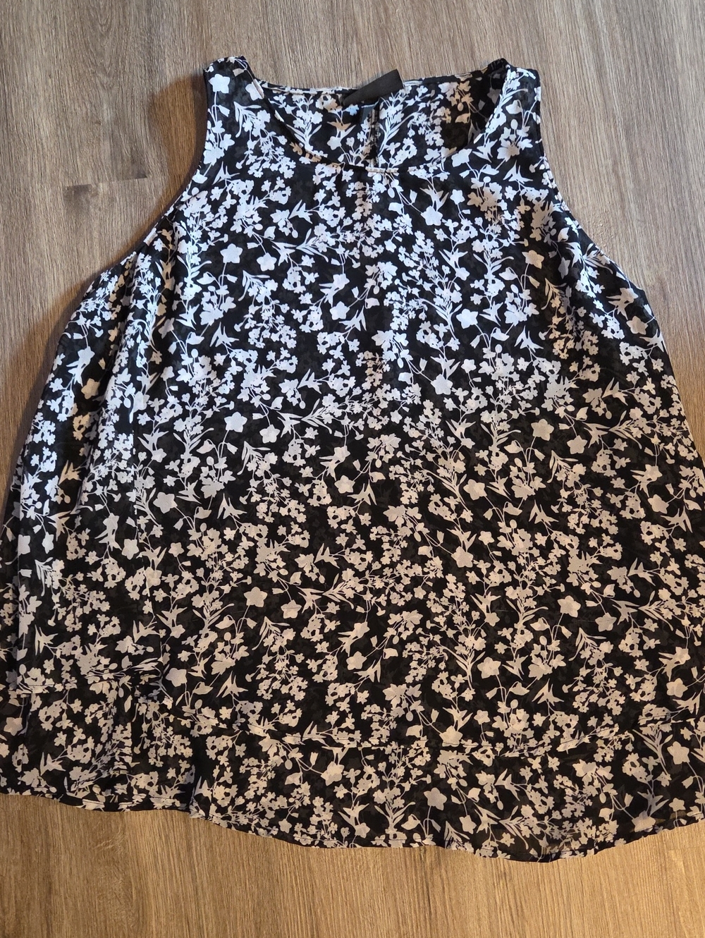 Lane Bryant Black & White Floral Sleeveless Camisole